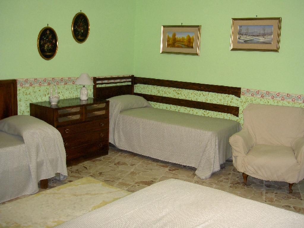 Bed and Breakfast Casa Tina Maugeri Aeroporto di Catania Fontana Rossa Camera foto