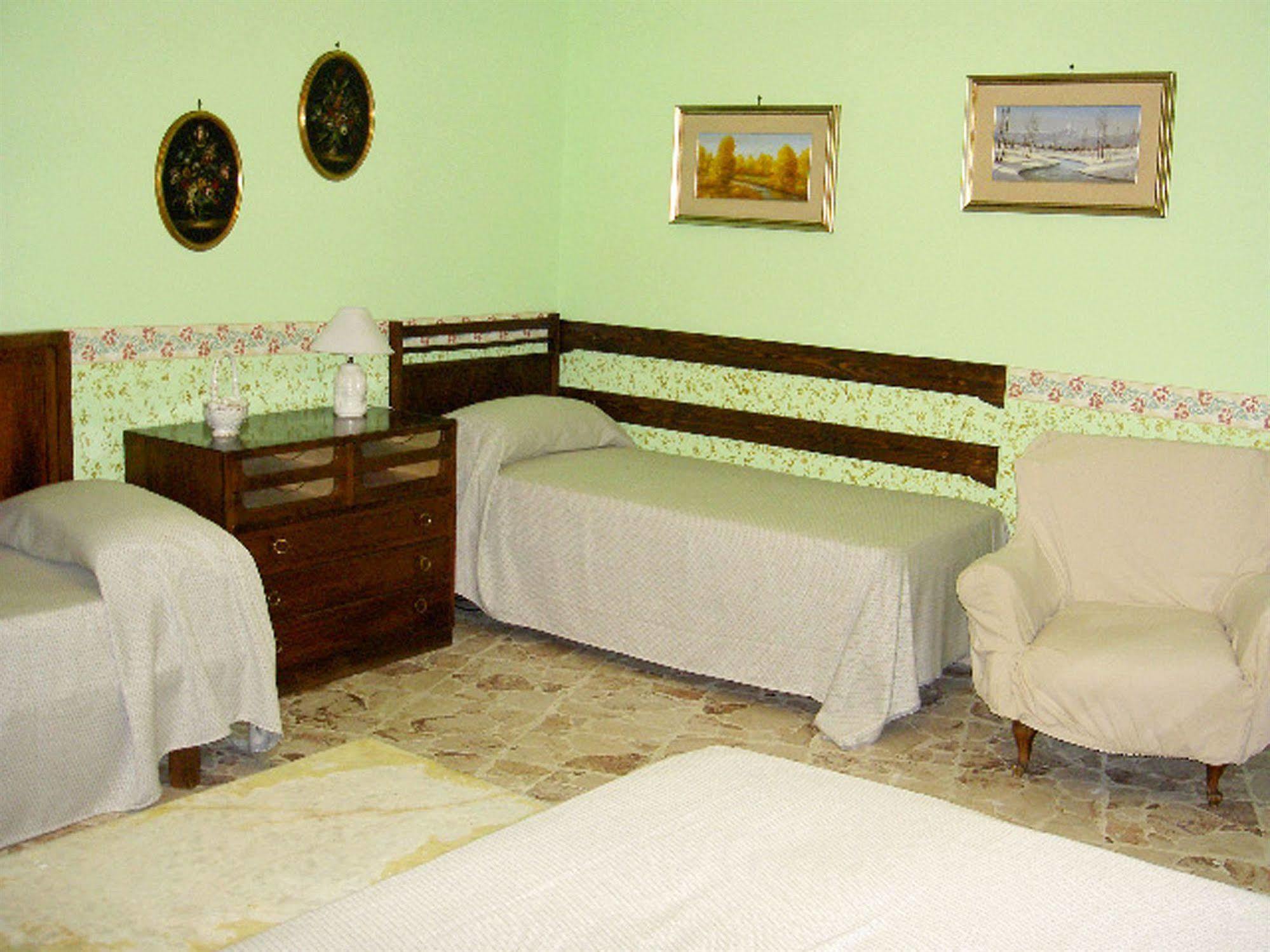 Bed and Breakfast Casa Tina Maugeri Aeroporto di Catania Fontana Rossa Esterno foto
