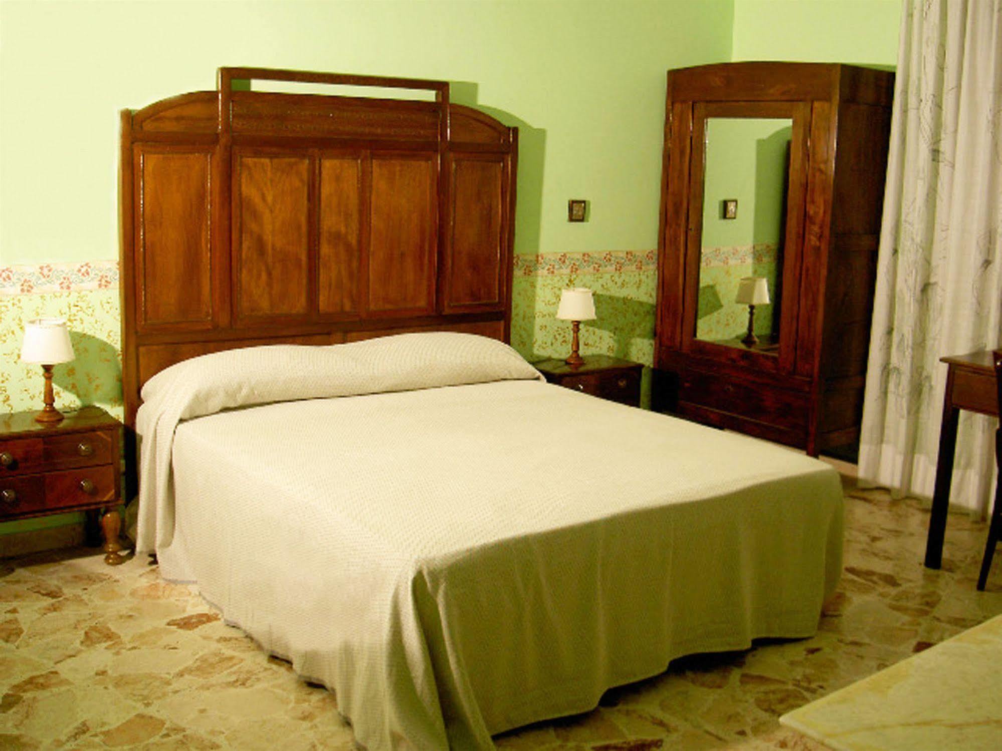 Bed and Breakfast Casa Tina Maugeri Aeroporto di Catania Fontana Rossa Esterno foto