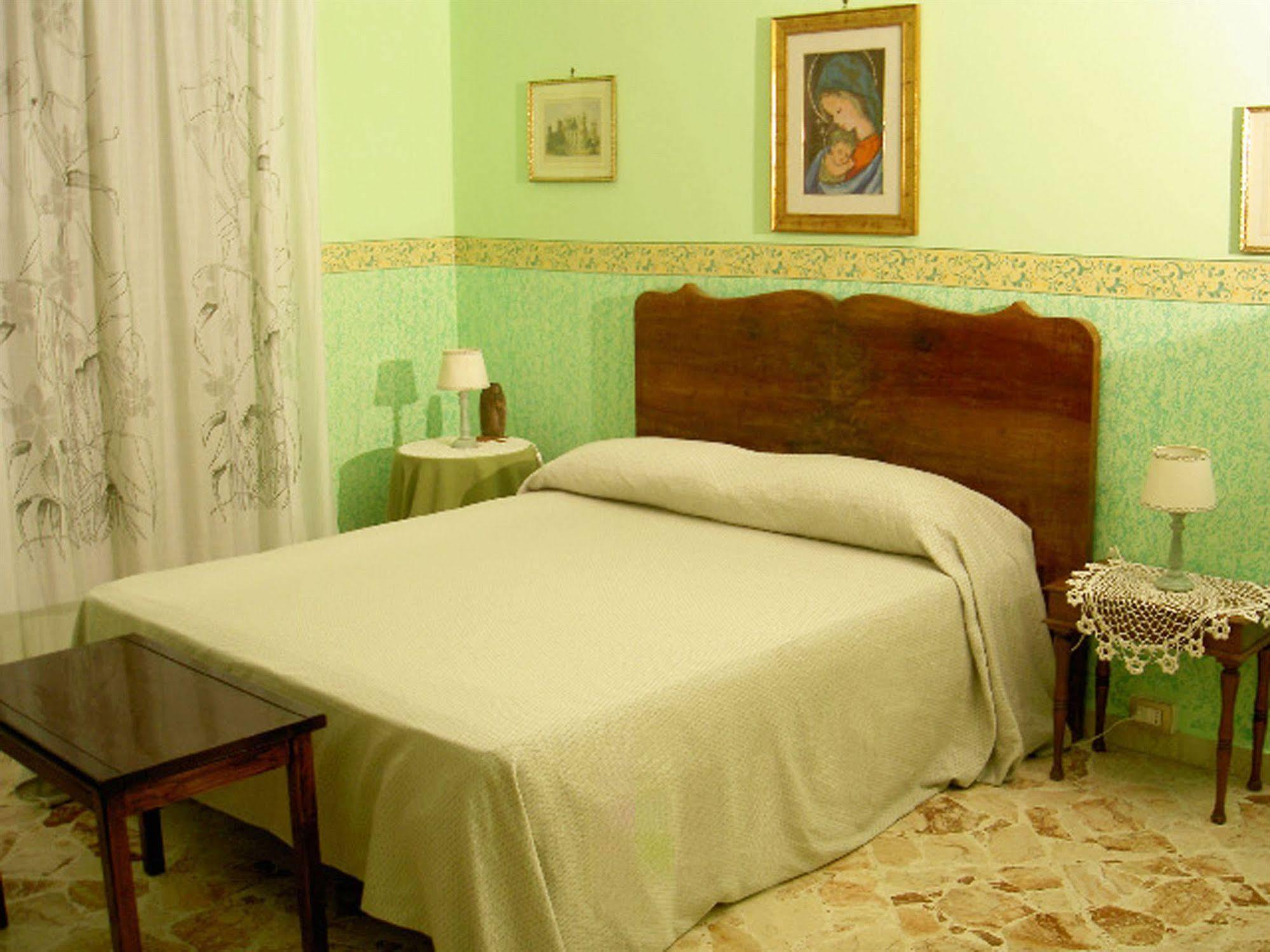 Bed and Breakfast Casa Tina Maugeri Aeroporto di Catania Fontana Rossa Esterno foto