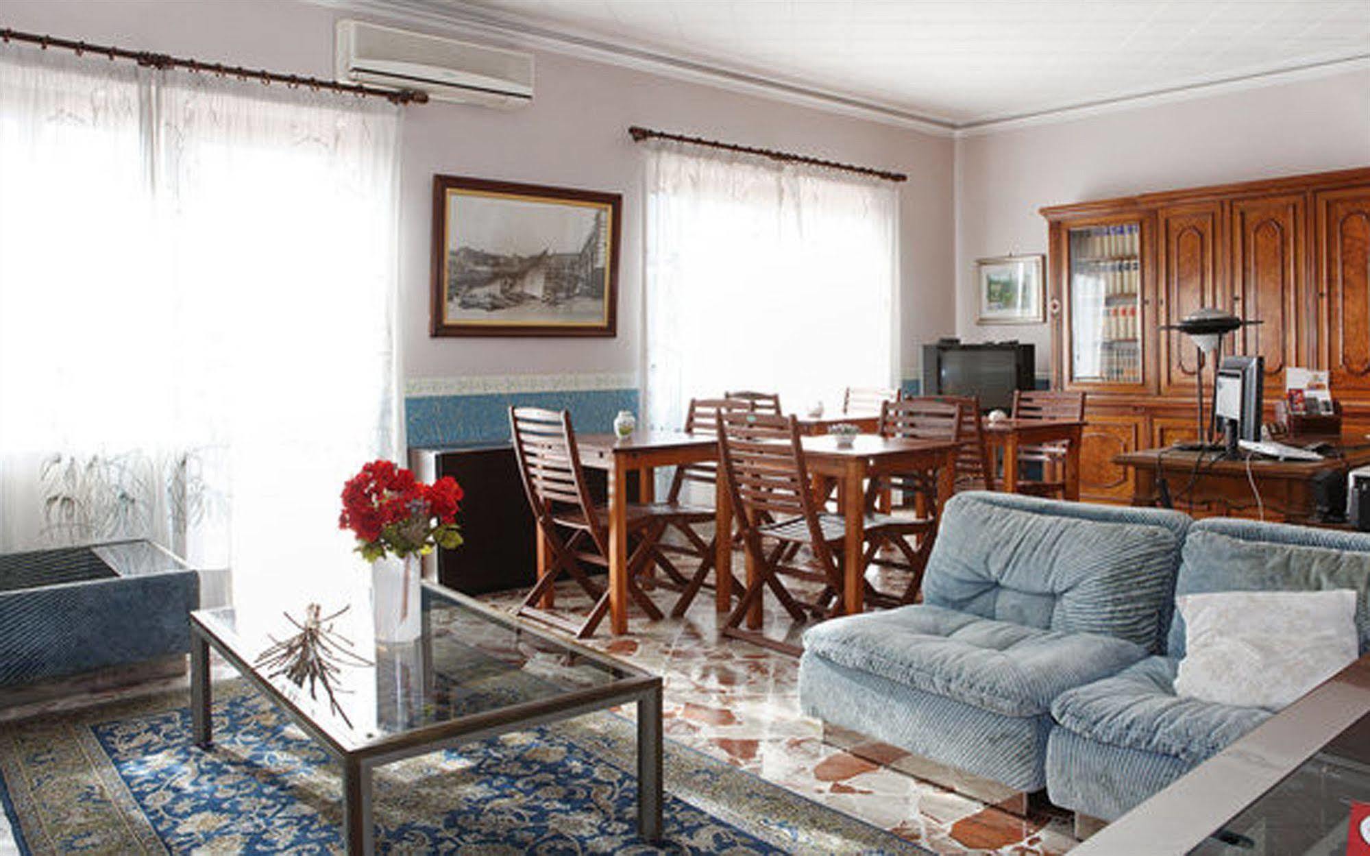 Bed and Breakfast Casa Tina Maugeri Aeroporto di Catania Fontana Rossa Esterno foto