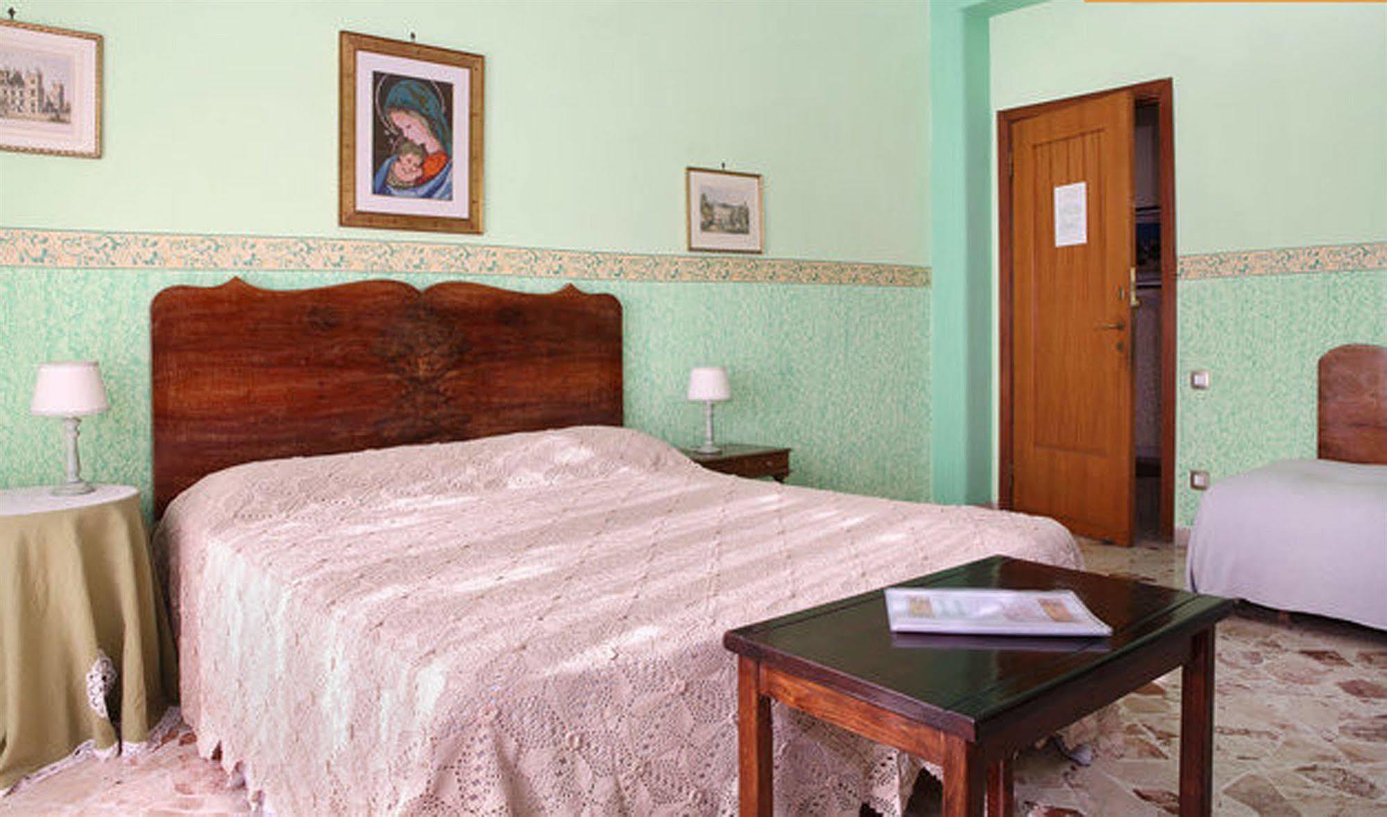 Bed and Breakfast Casa Tina Maugeri Aeroporto di Catania Fontana Rossa Esterno foto