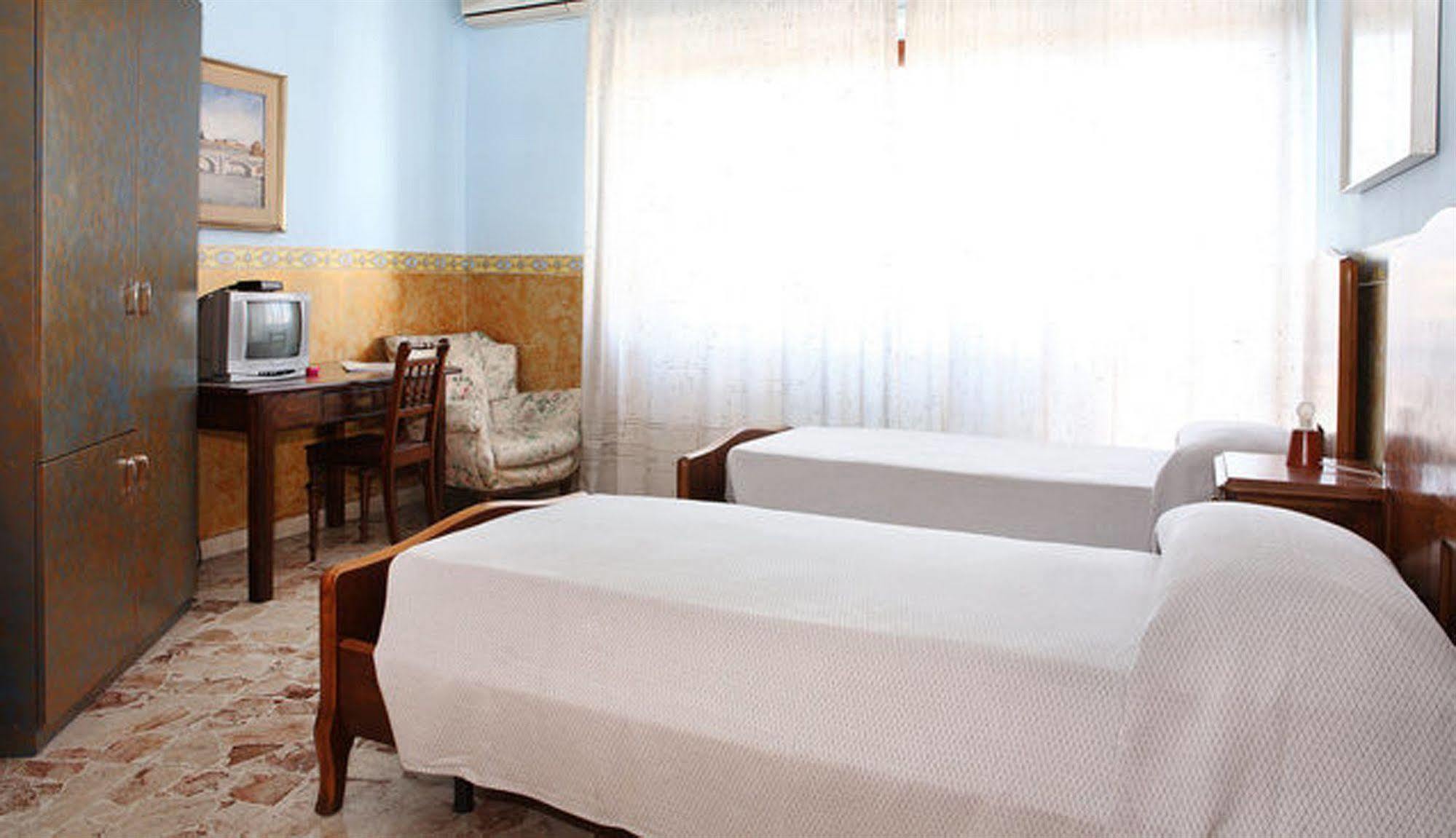 Bed and Breakfast Casa Tina Maugeri Aeroporto di Catania Fontana Rossa Esterno foto